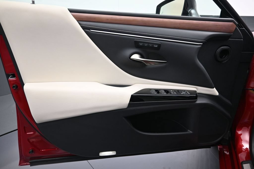 Used 2025 Lexus ES 350 w/ Premium Package FWD image 12