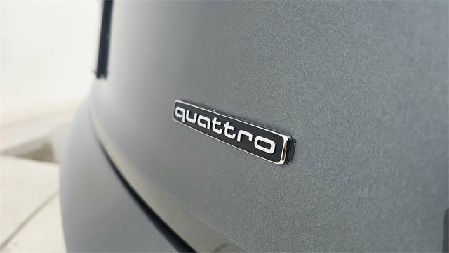 Used 2024 Audi Q5 e Prestige w/ Prestige Package image 20