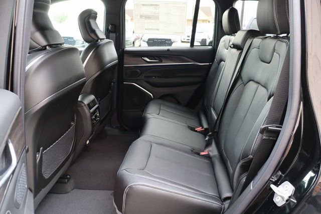 New 2025 Jeep Grand Cherokee Overland w/ Adv Protech Group III image 42