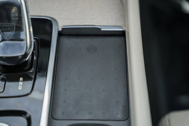 Used 2022 Volvo XC60 T8 Inscription w/ Advanced Package image 23