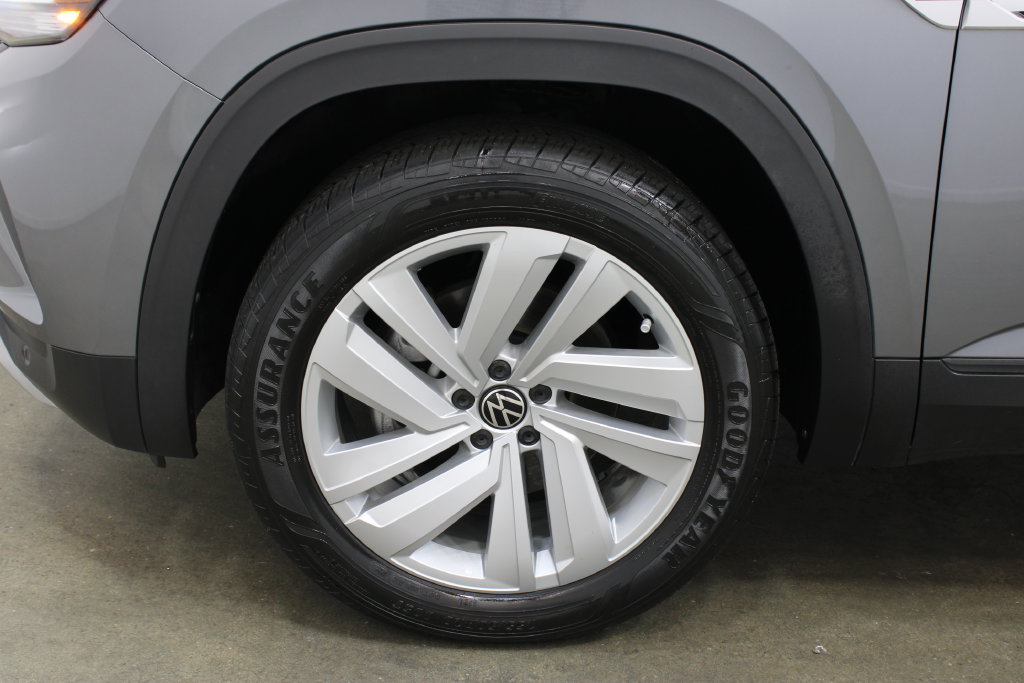 Certified 2023 Volkswagen Atlas Cross Sport SE FWD image 29