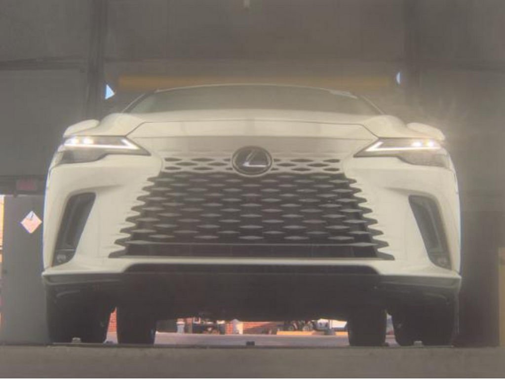 Used 2024 Lexus RX 350h image 3