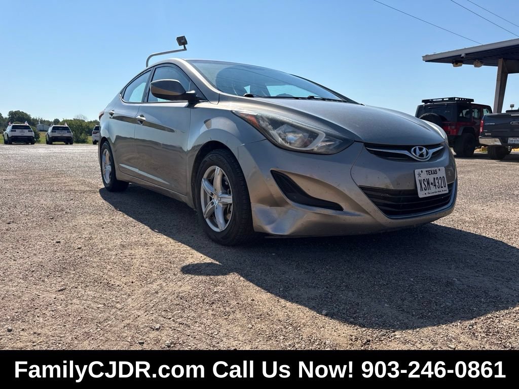 Used 2015 Hyundai Elantra SE FWD image 1