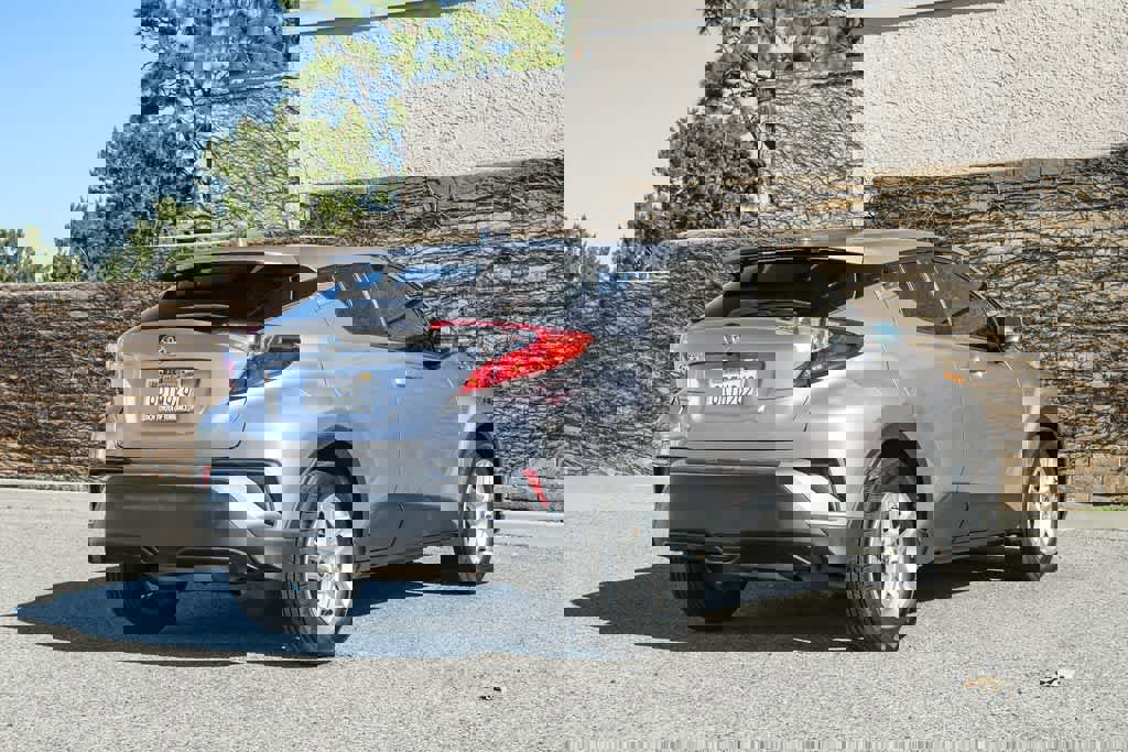 Used 2020 Toyota C-HR LE image 7