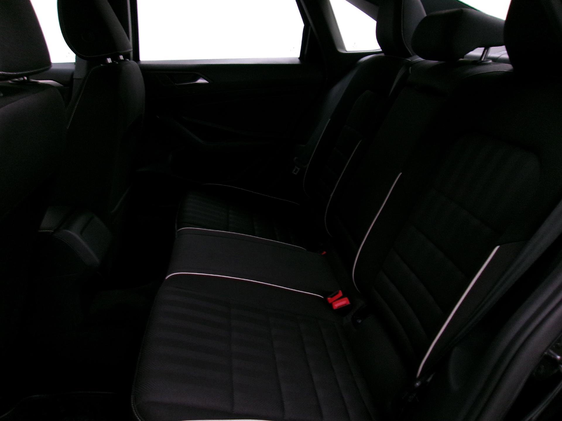 Used 2024 Volkswagen Jetta Sport image 8