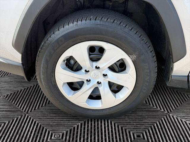 Certified 2024 Toyota RAV4 LE AWD/4WD image 14