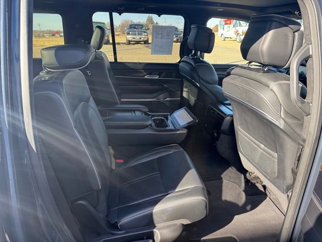Used 2023 Jeep Grand Wagoneer L Series II image 16