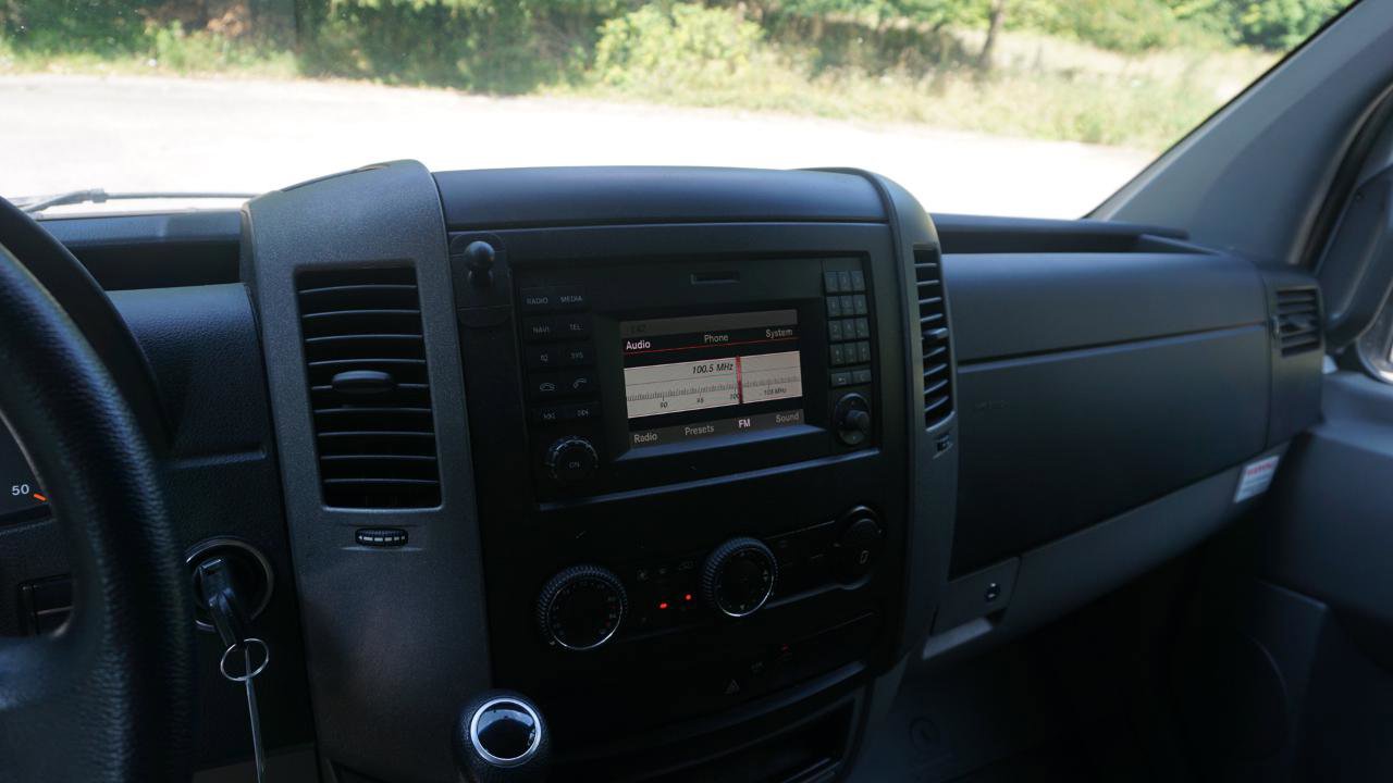 Used 2016 Freightliner Sprinter 2500 RWD image 10