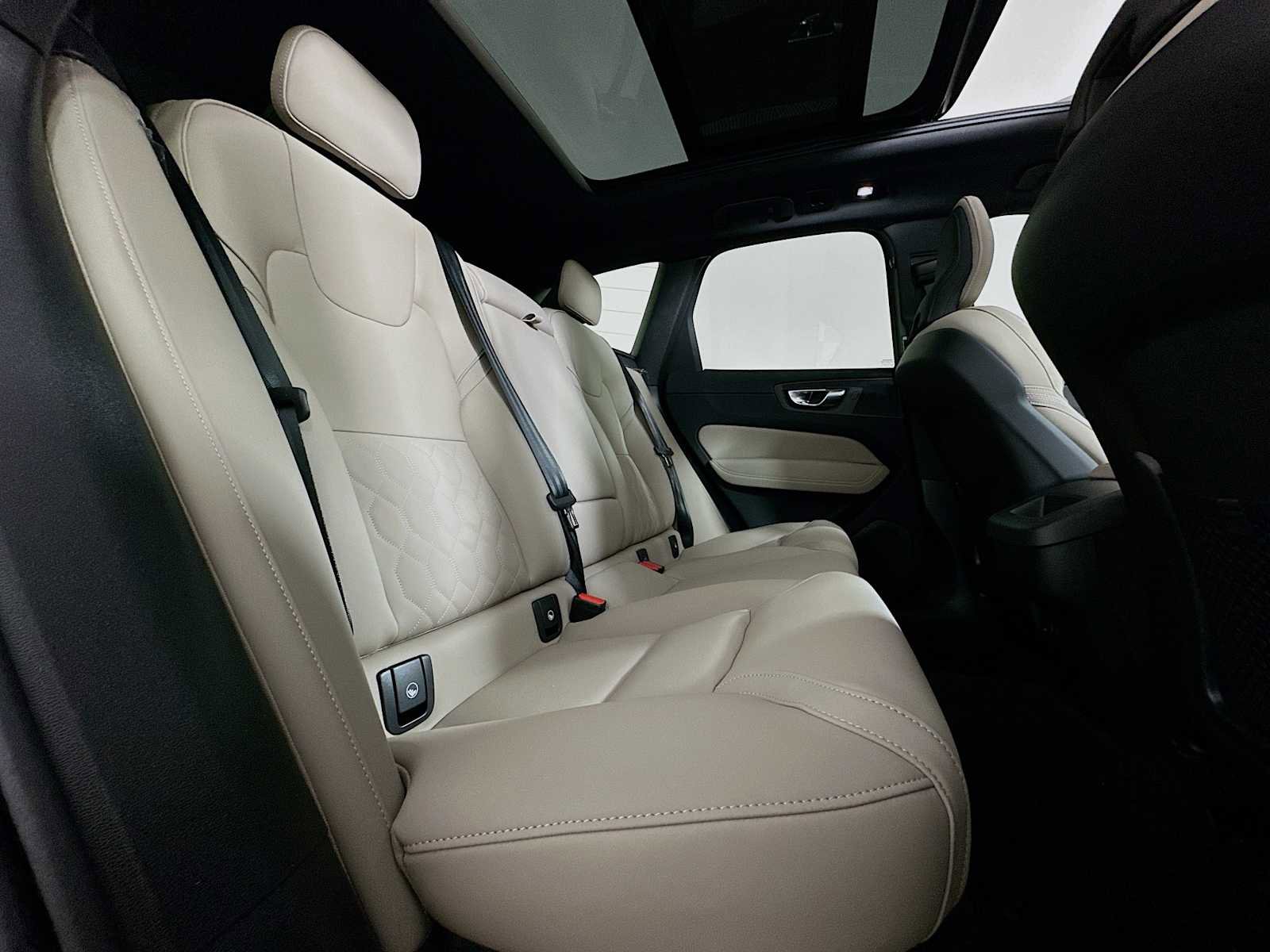 New 2026 Volvo XC60 B5 Core image 24