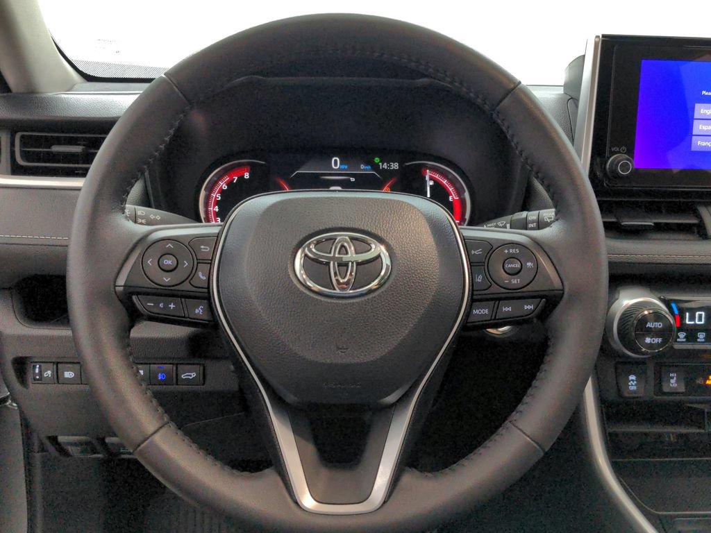 Used 2025 Toyota RAV4 XLE w/ Convenience Package AWD/4WD image 18