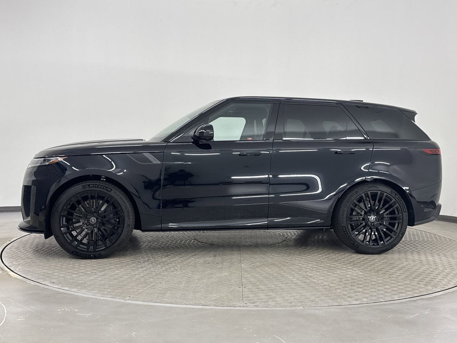 New 2025 Land Rover Range Rover Sport SV Edition Two image 2