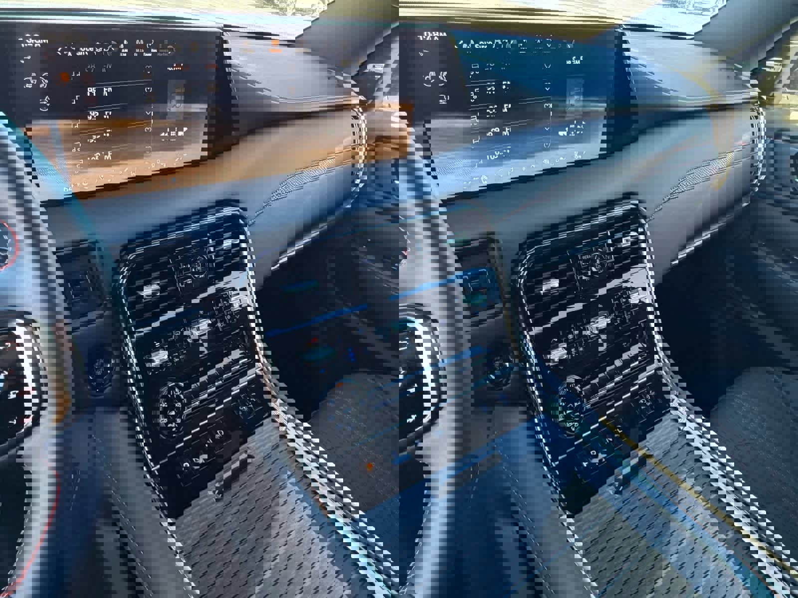 Certified 2025 Nissan Armada PRO-4X w/ Pro-4X Premium Package image 24