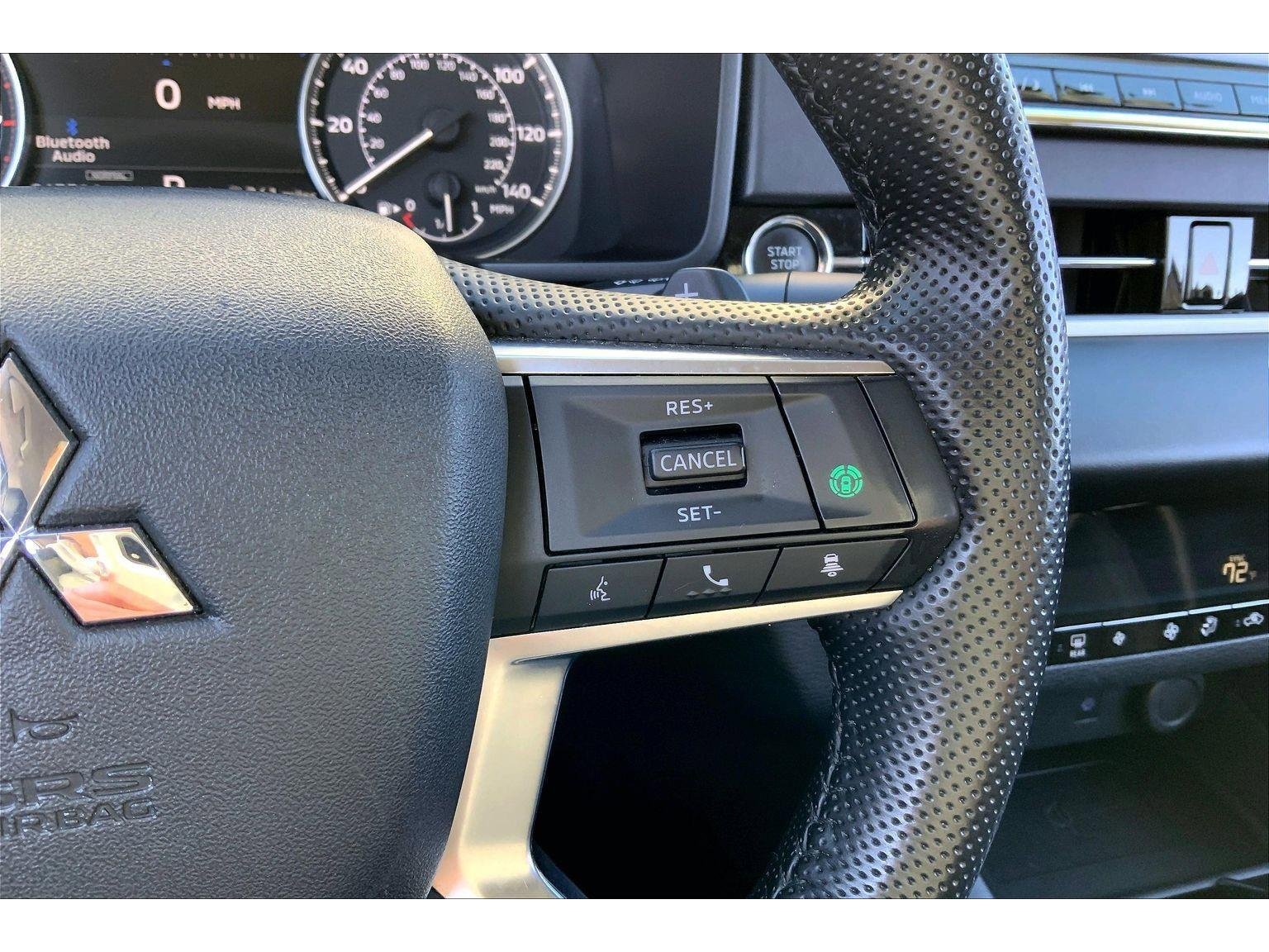 Used 2024 Mitsubishi Outlander SE image 18