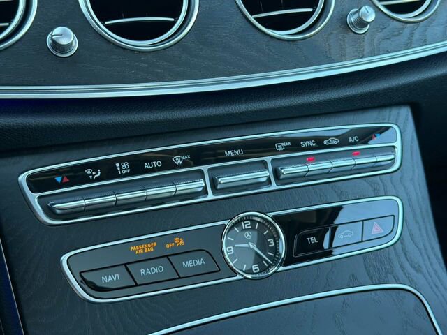 Used 2018 Mercedes-Benz E 300 image 25