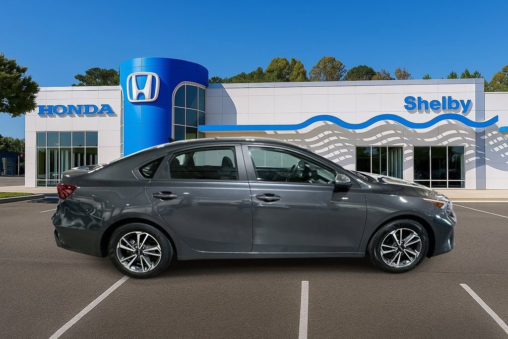 Used 2023 Kia Forte LXS image 9