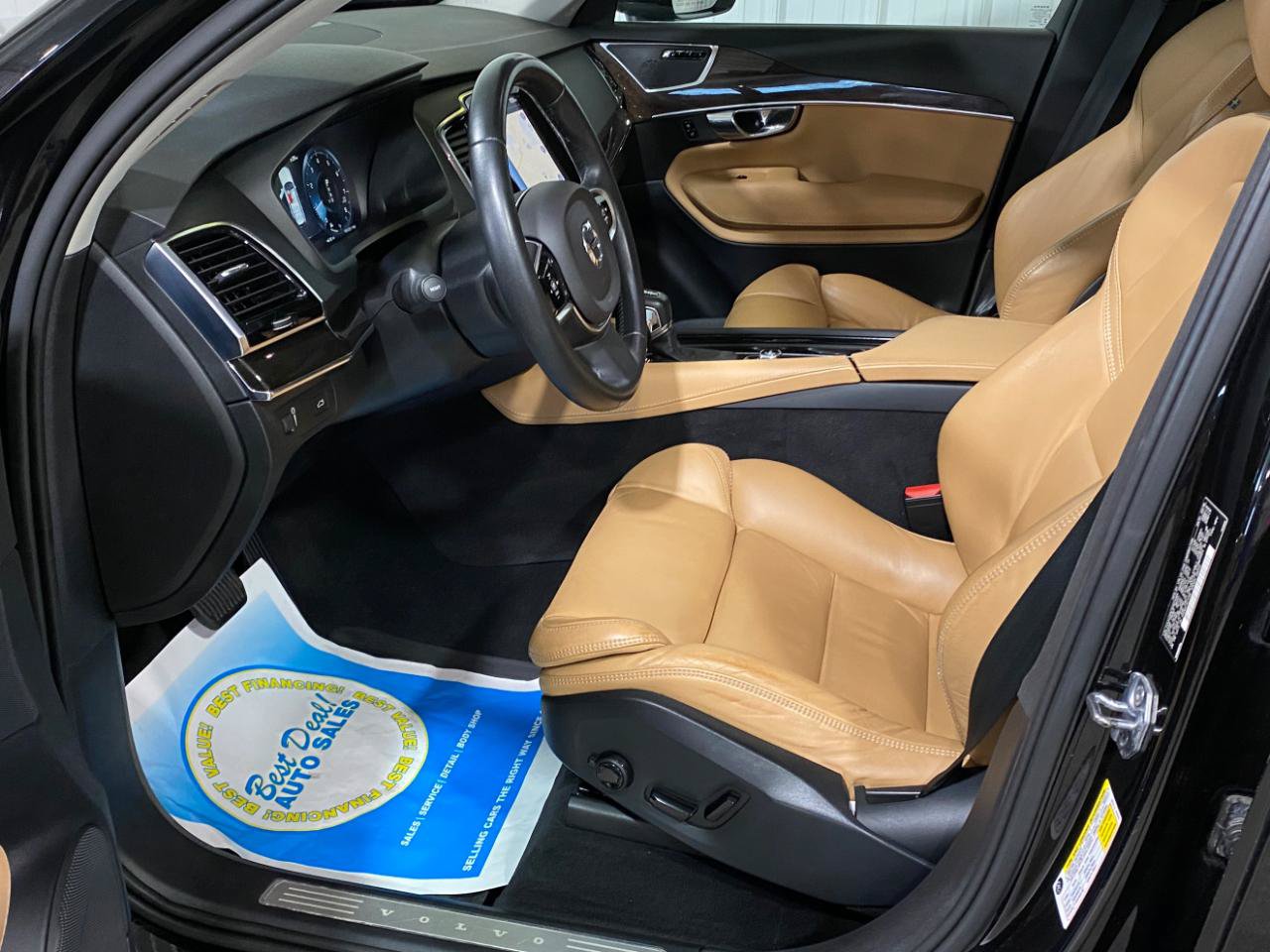 Used 2016 Volvo XC90 T6 Momentum w/ Protection Package Plus AWD/4WD image 17