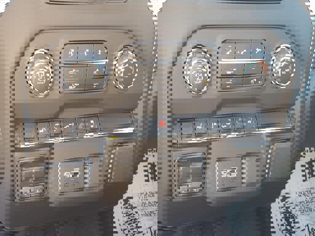 New 2025 Chevrolet Silverado 1500 Custom w/ Rally Edition image 18