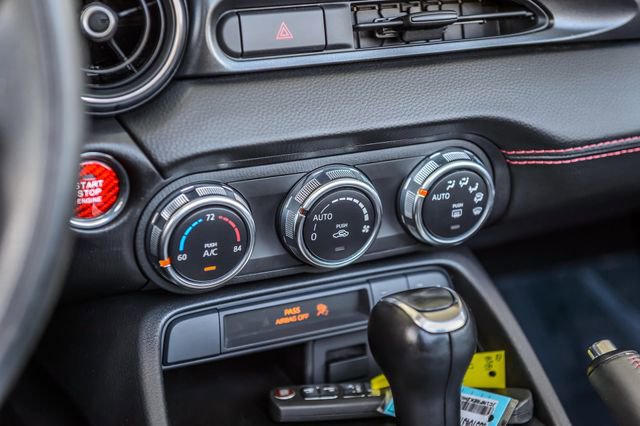 Used 2017 FIAT 124 Spider Abarth image 32