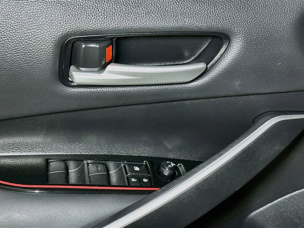 Used 2023 Toyota Corolla SE w/ SE Package AWD/4WD image 15