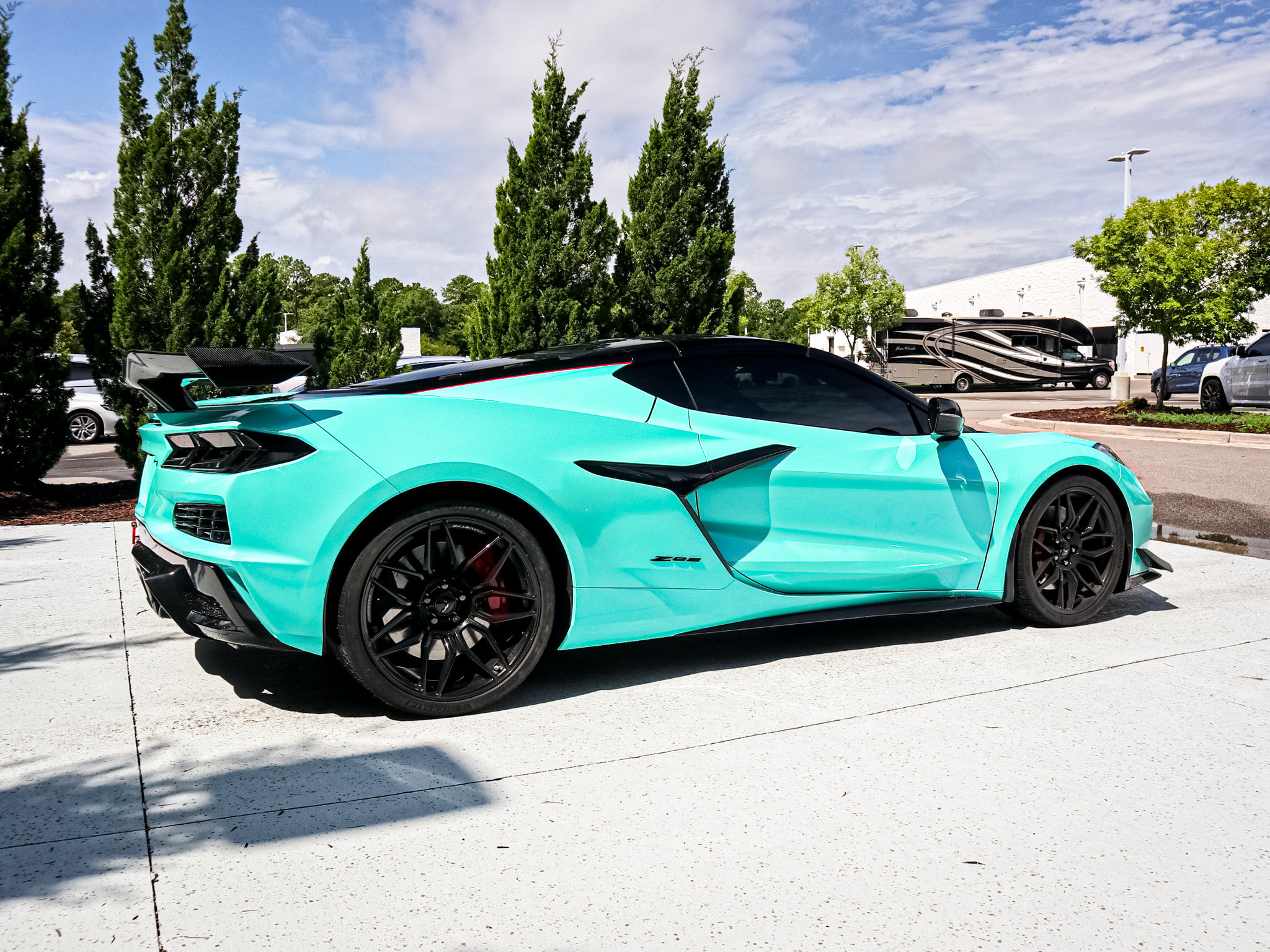 Used 2024 Chevrolet Corvette Z06 RWD image 11