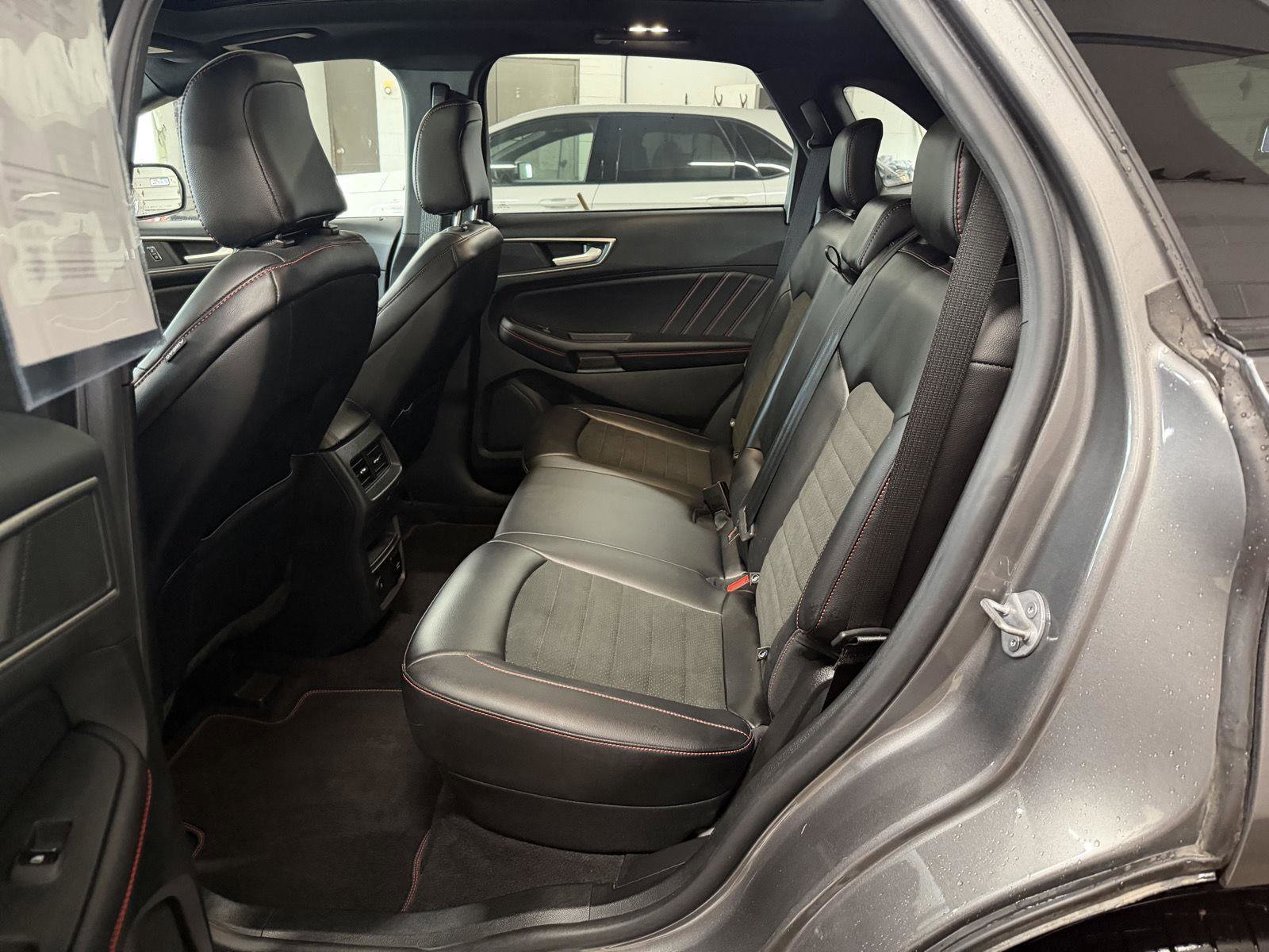 Used 2023 Ford Edge ST-Line w/ Cargo Accessory Package AWD/4WD image 15