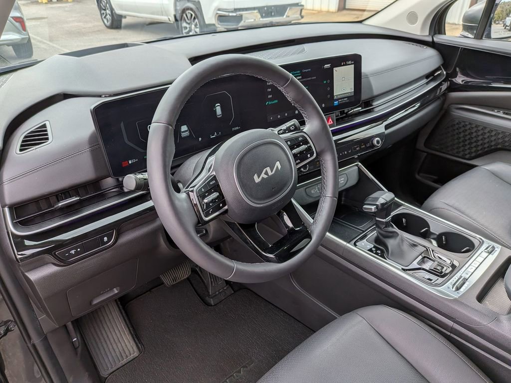Used 2025 Kia Carnival SX Prestige image 13