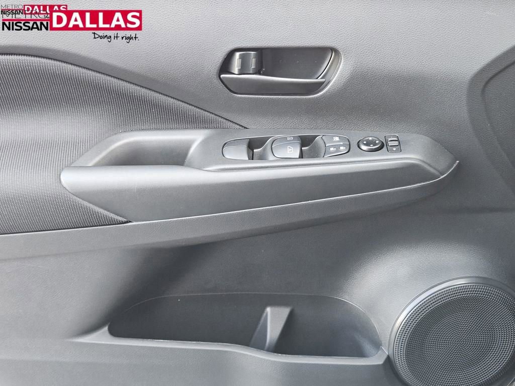 New 2025 Nissan Kicks Play S image 18