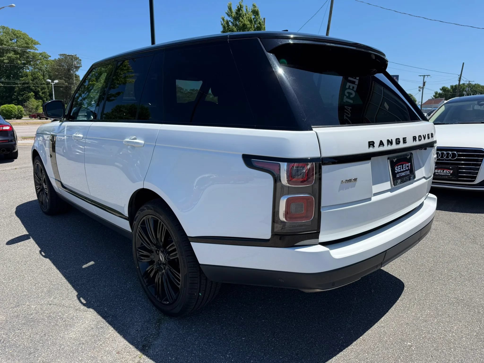 Used 2019 Land Rover Range Rover HSE AWD/4WD image 3