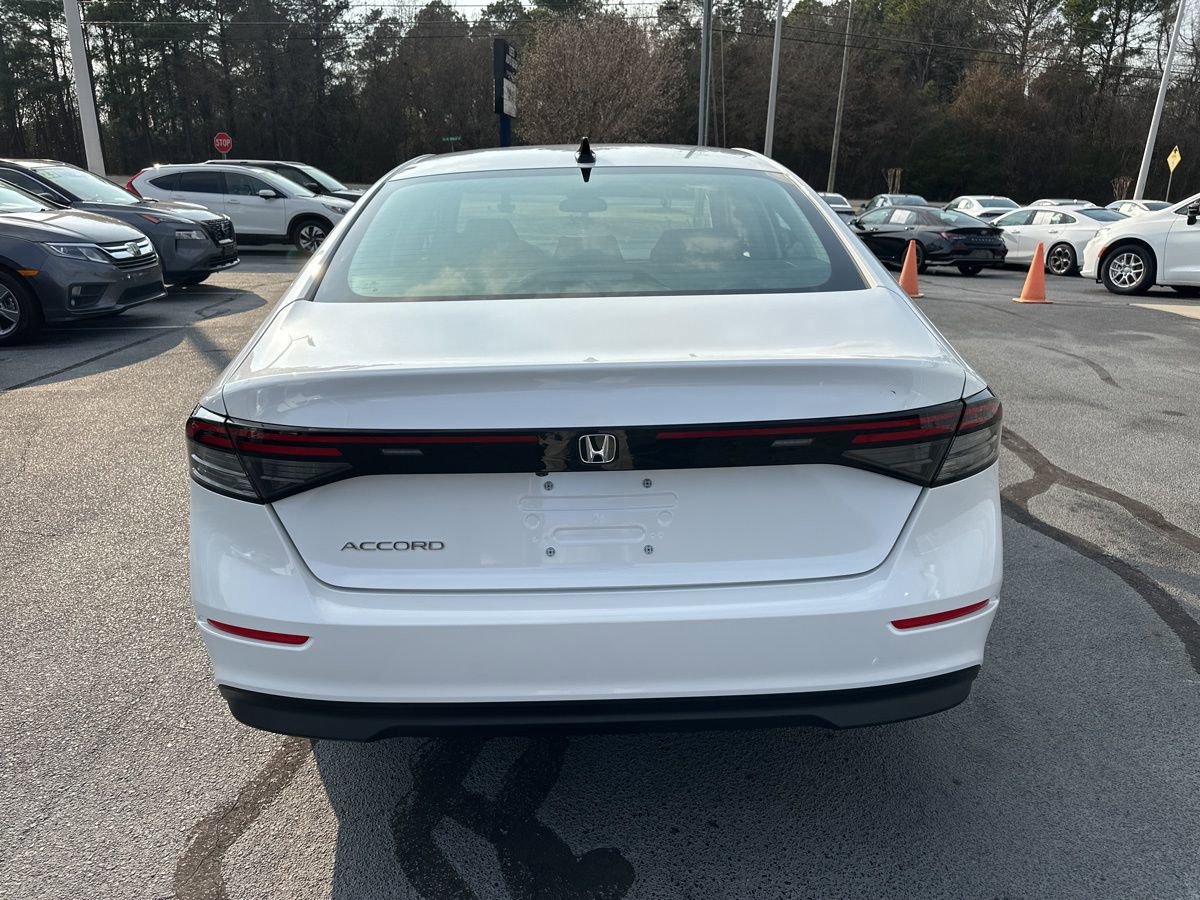 Used 2025 Honda Accord SE image 6