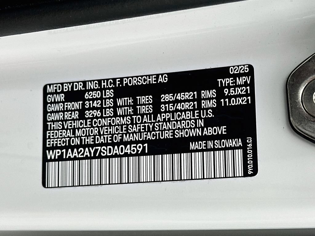 Certified 2025 Porsche Cayenne AWD/4WD image 35