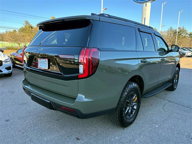 Used 2025 Ford Expedition Tremor image 3