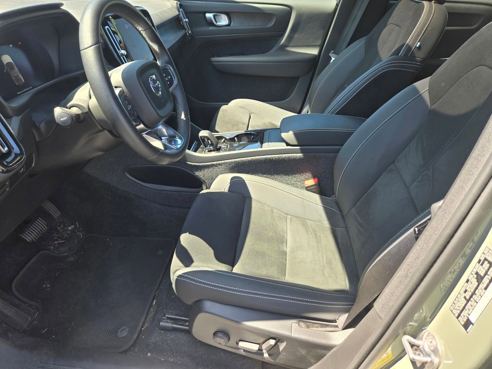 Used 2023 Volvo C40 P8 Recharge Plus AWD/4WD image 10