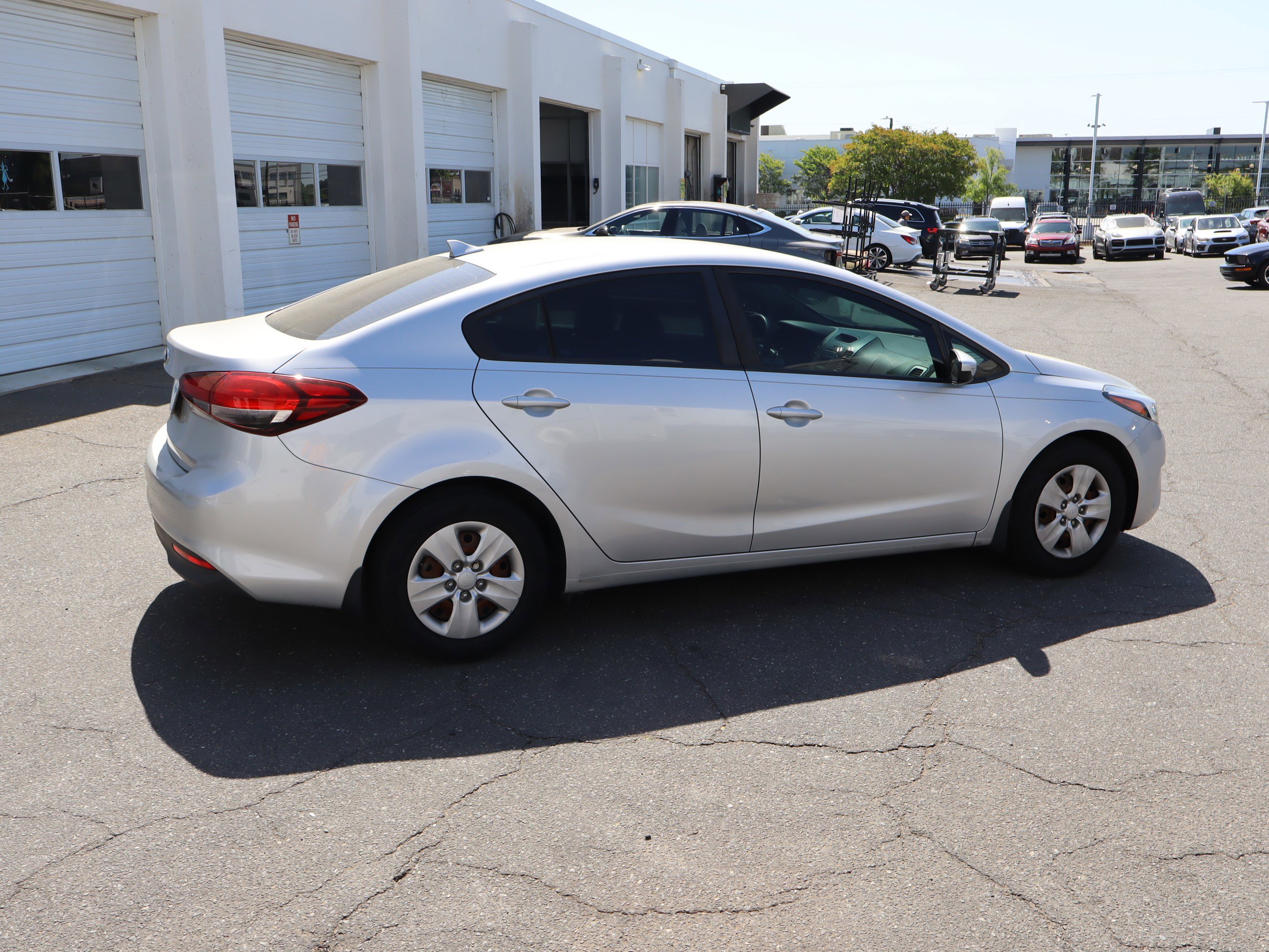 Used 2017 Kia Forte LX FWD image 11