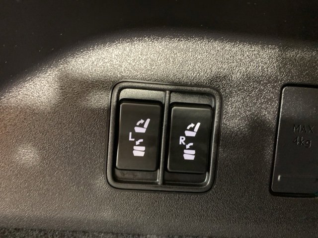 Used 2021 Lexus RX 350L Premium w/ Premium Package image 15