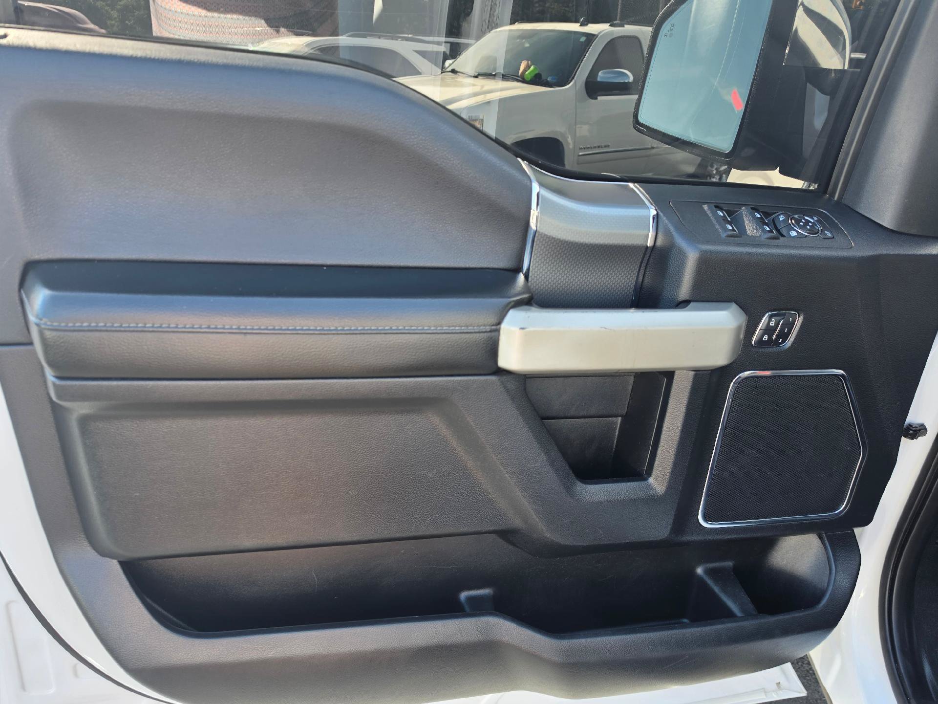 Used 2016 Ford F150 Lariat w/ Equipment Group 502A Luxury AWD/4WD image 15