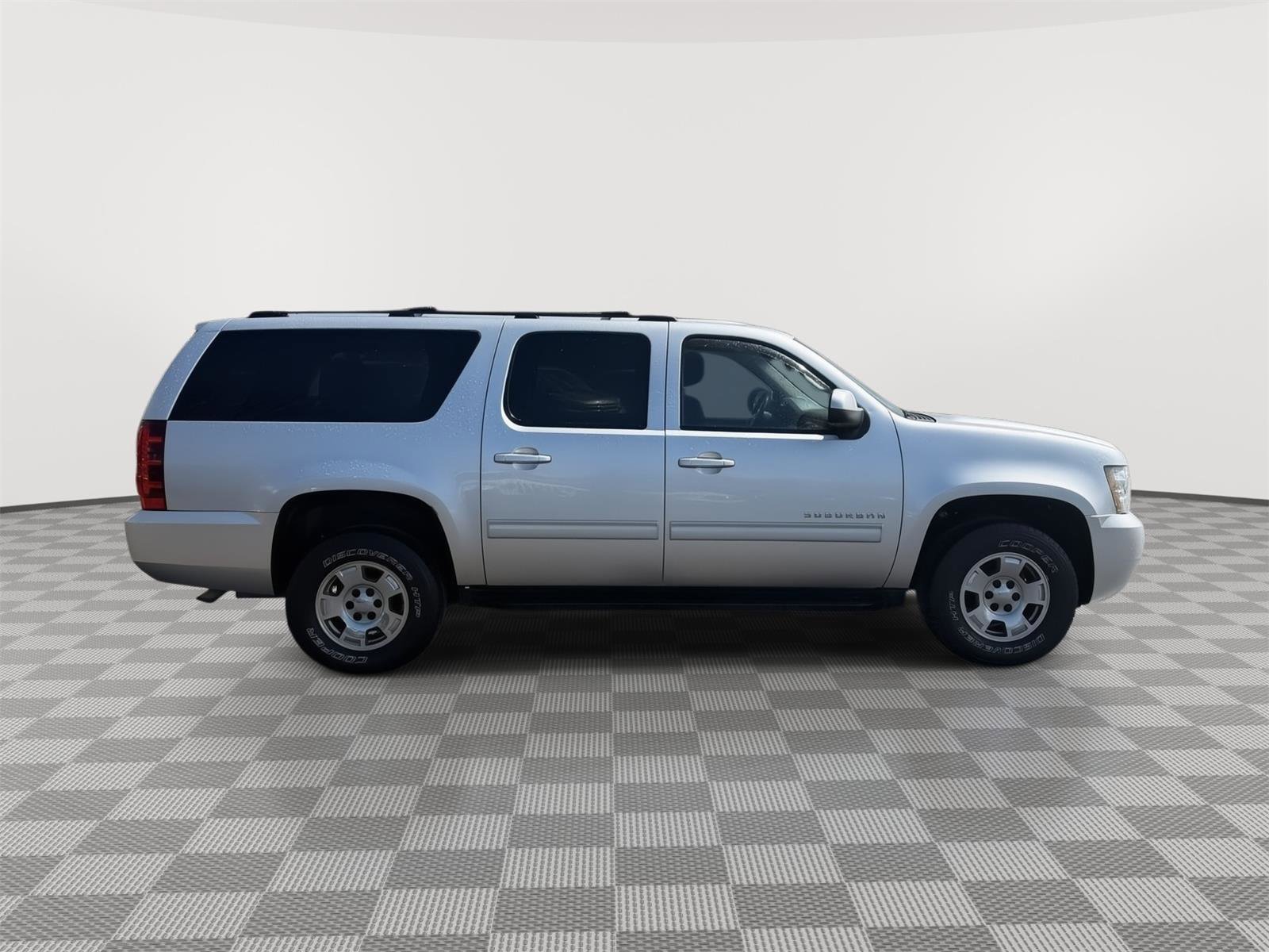 Used 2012 Chevrolet Suburban LS AWD/4WD image 8