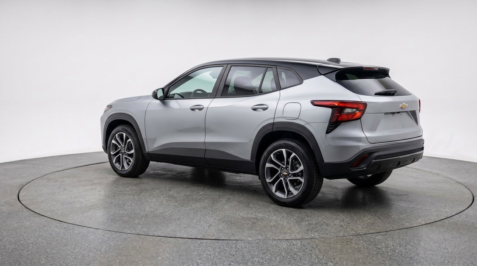 Used 2025 Chevrolet Trax LT FWD image 6