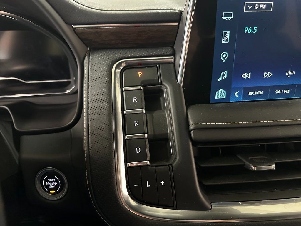 Used 2024 Chevrolet Tahoe Premier AWD/4WD image 23