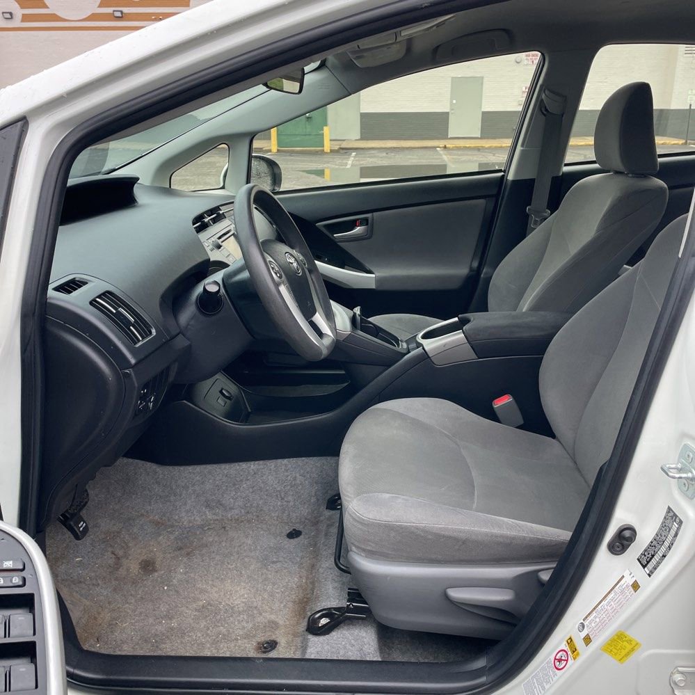 Used 2015 Toyota Prius Three FWD image 2