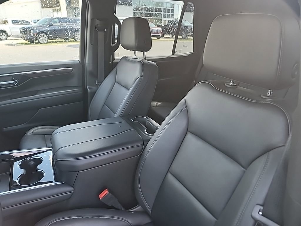 Used 2025 Chevrolet Tahoe Z71 image 12