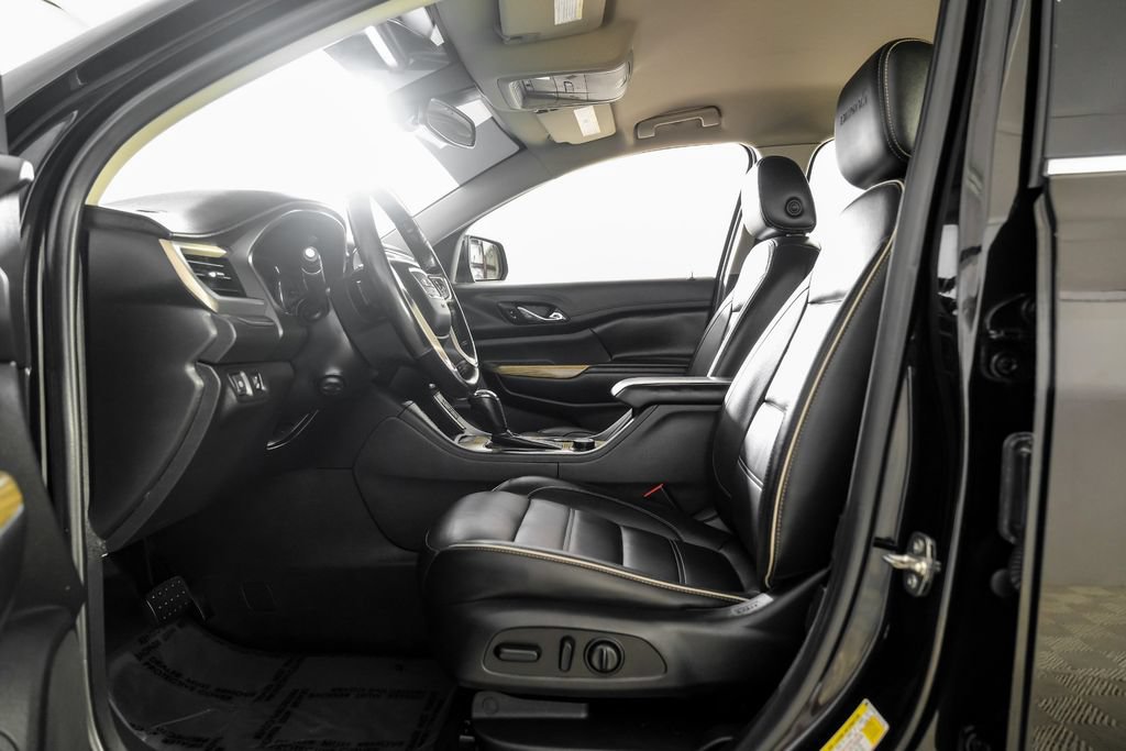 Used 2019 GMC Acadia Denali AWD/4WD image 3