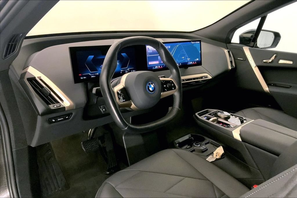 Used 2024 BMW iX xDrive50 w/ Premium Package AWD/4WD image 20