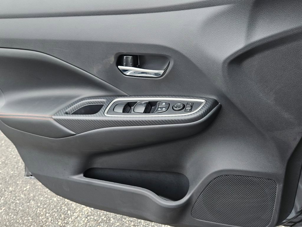 New 2025 Nissan Versa SR w/ Trunk Package image 27