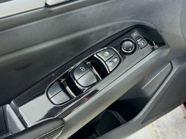 Used 2023 Nissan Altima 2.5 SV image 17