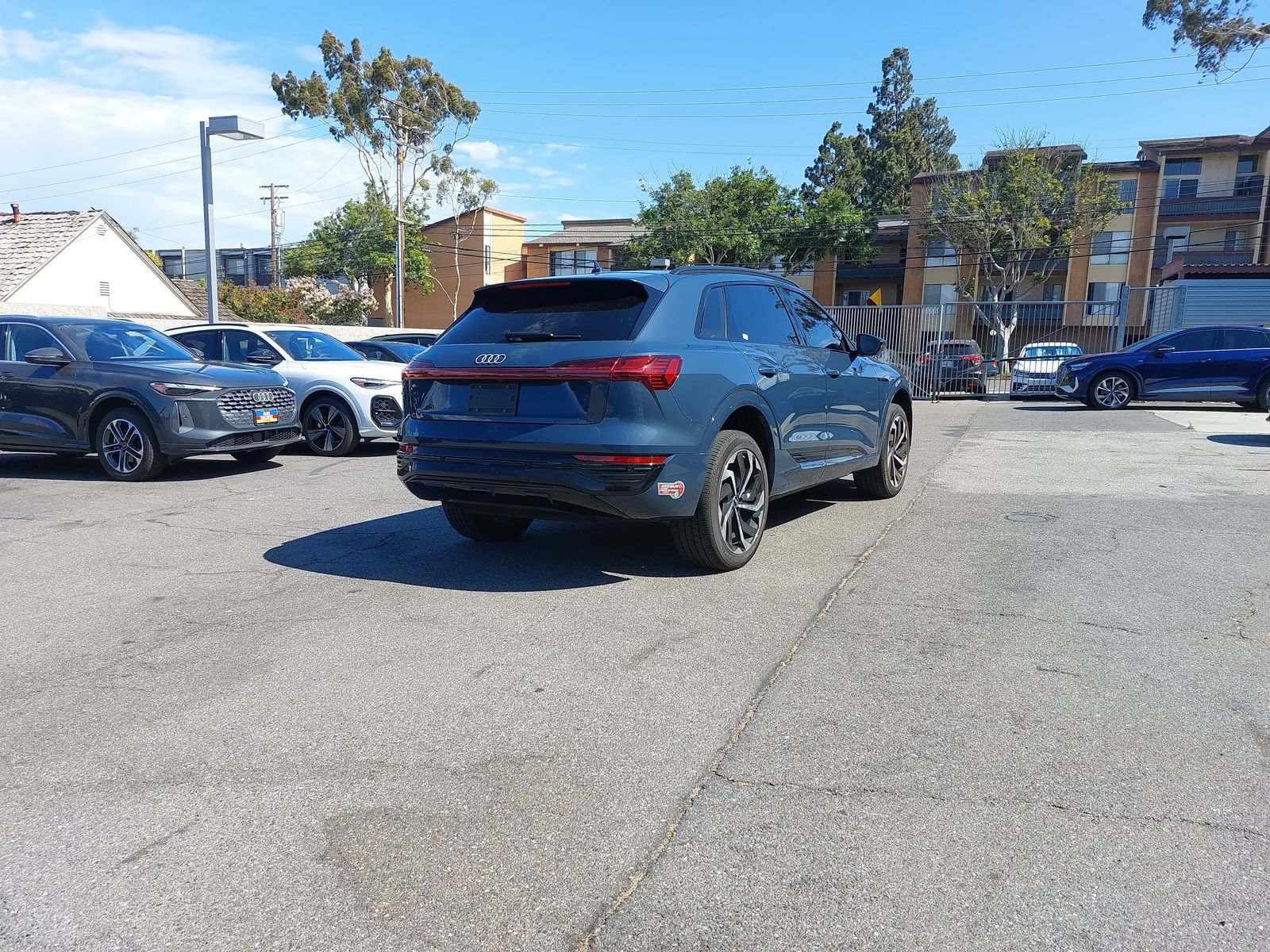 Used 2024 Audi Q8 e-tron Premium Plus w/ Premium Plus Package AWD/4WD image 3