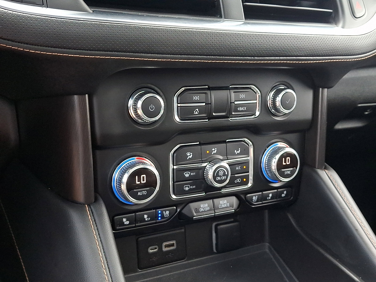 Used 2022 GMC Yukon XL AT4 image 17