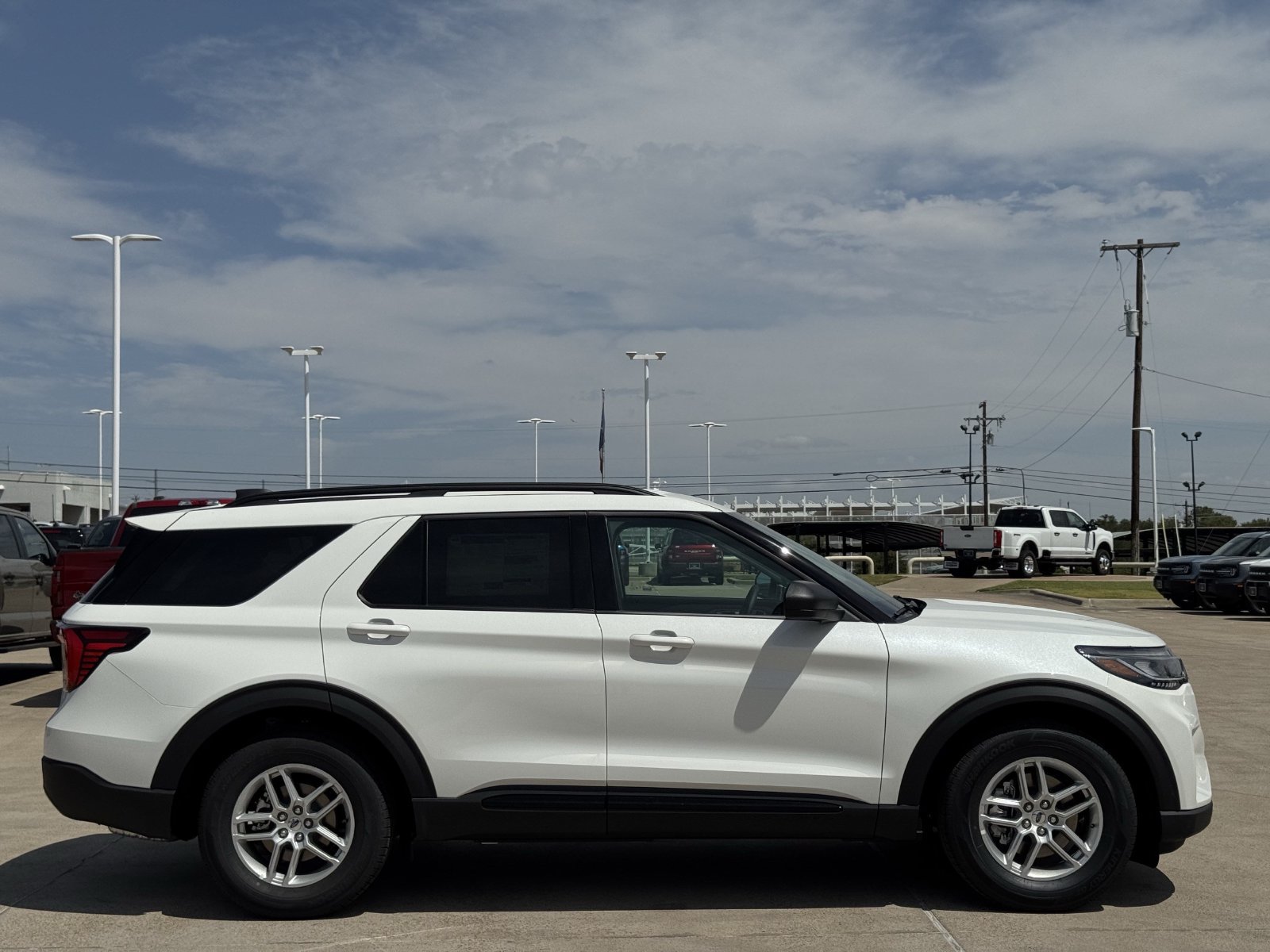 New 2026 Ford Explorer Active w/ Active Comfort Package RWD image 3