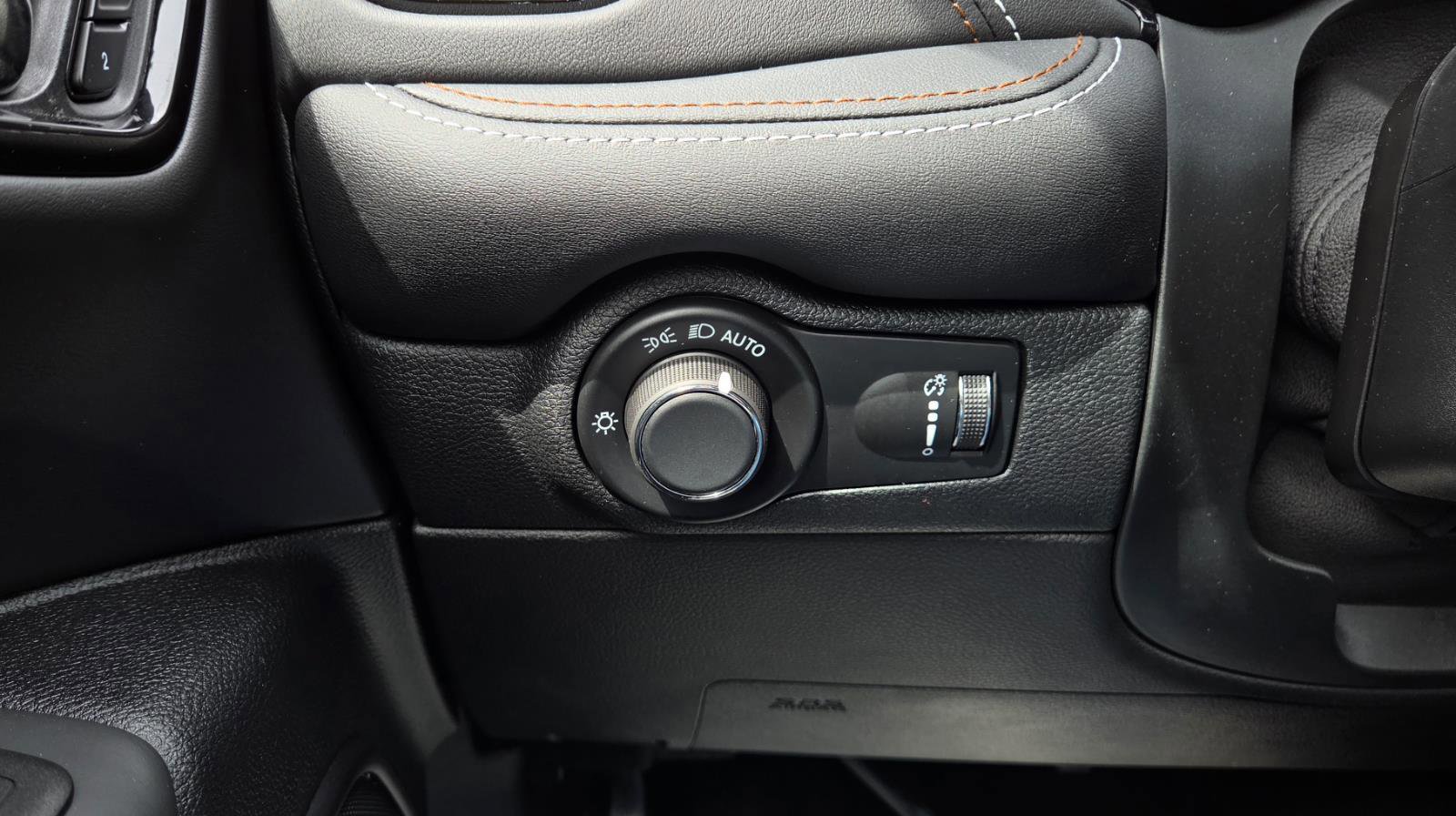 Used 2025 Dodge Durango SRT Hellcat image 33