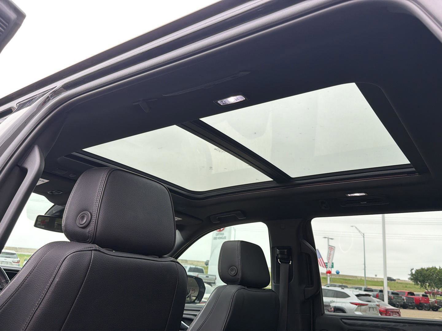 Used 2022 GMC Yukon Denali AWD/4WD image 17