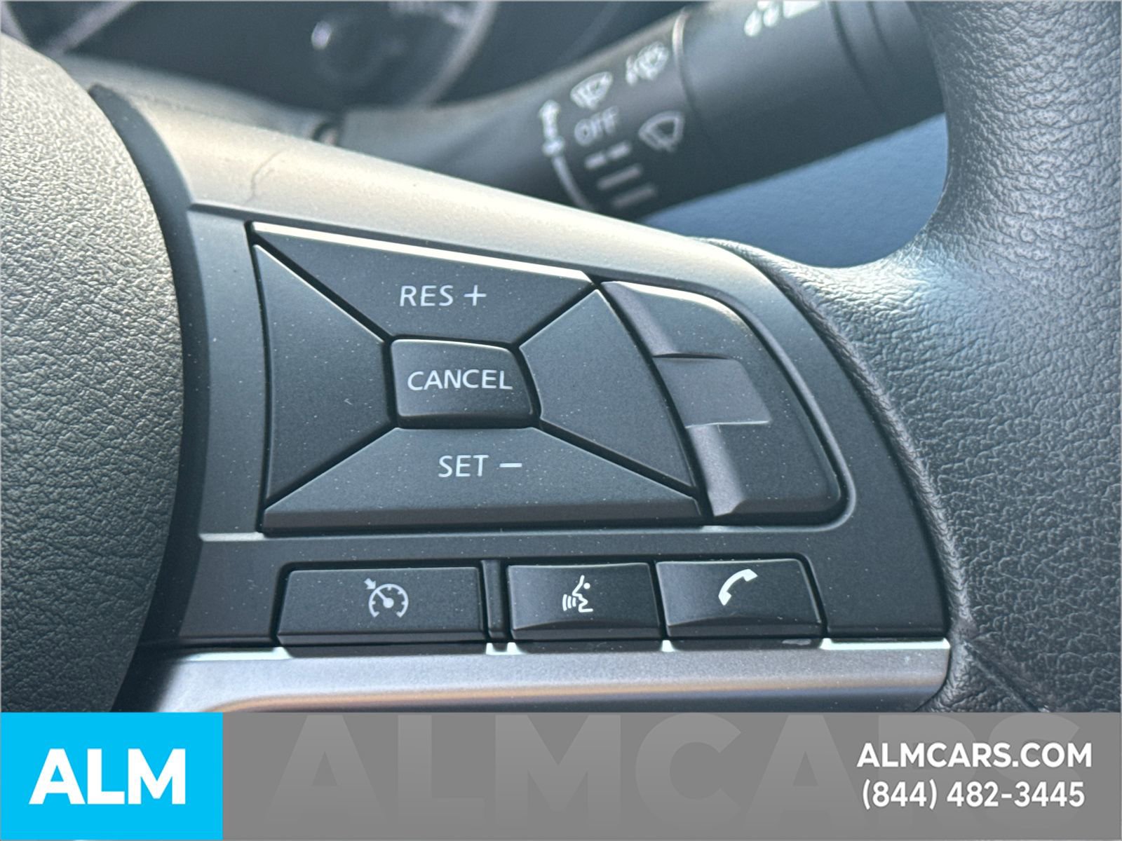 Used 2025 Nissan Versa SV w/ Trunk Package image 29